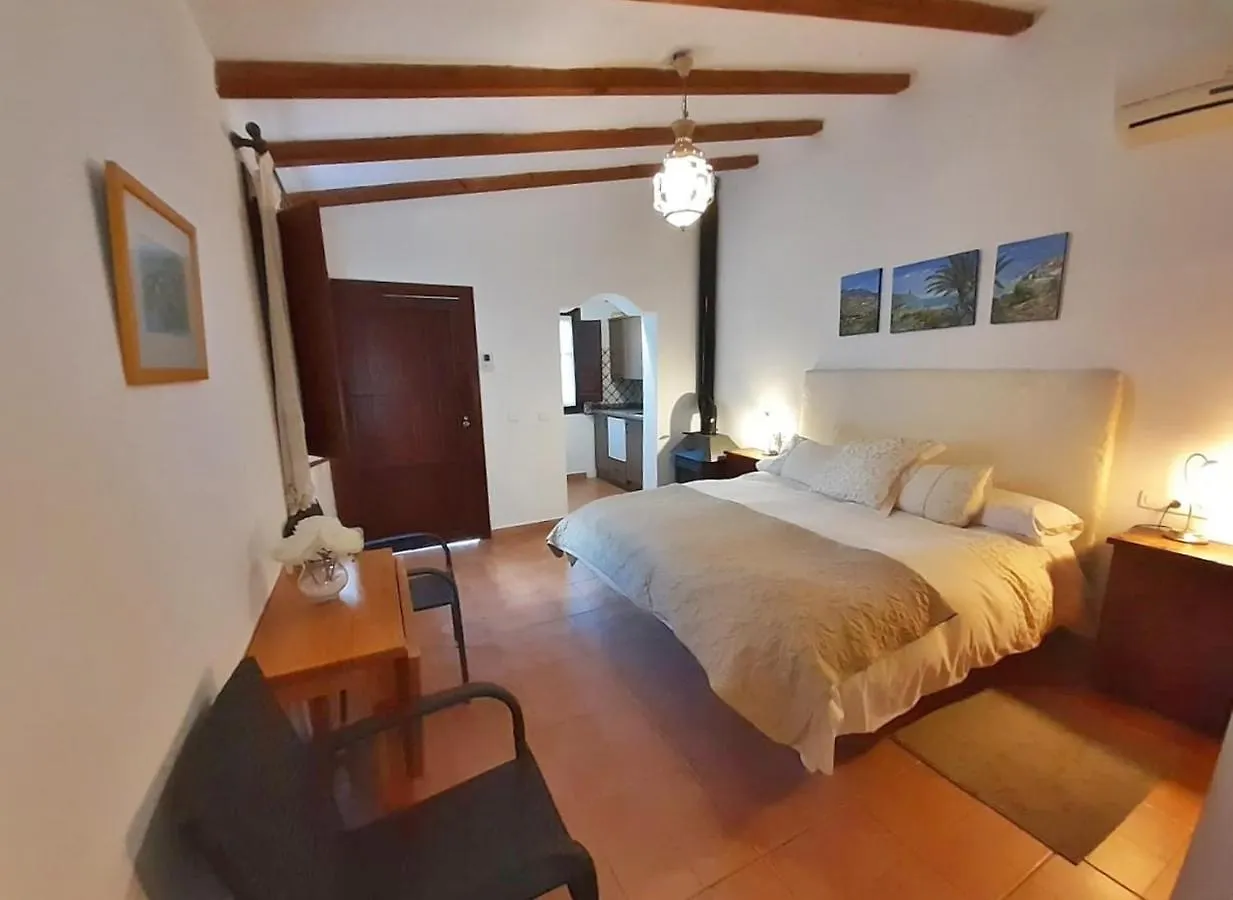 Escuela La Crujia Bed & Breakfast Velez Malaga Spain
